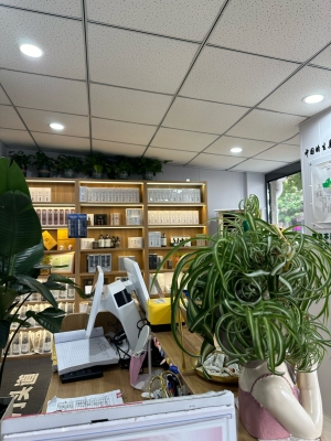 赤峰養(yǎng)發(fā)堂老板電話地址是多少-第1張圖片