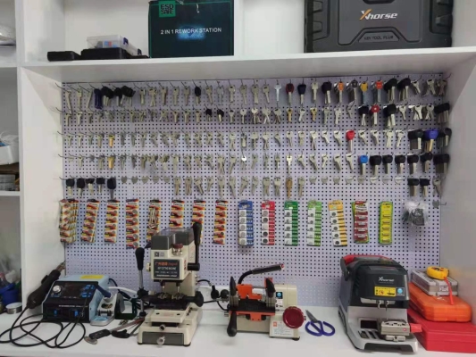 赤峰皮革翻新師傅電話號(hào)碼查詢-第1張圖片