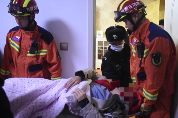 赤峰老頭打公交司機電話號碼-第1張圖片