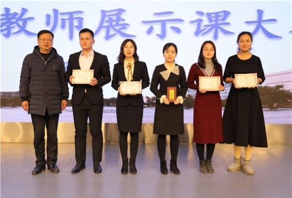 赤峰八中校長(zhǎng)電話號(hào)碼多少-第1張圖片