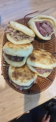 赤峰正宗驢肉火燒店電話號(hào)碼-第1張圖片