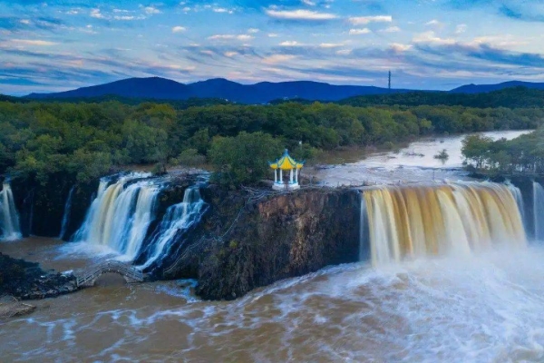 赤峰山洞賓館地址電話多少號(hào)-第1張圖片