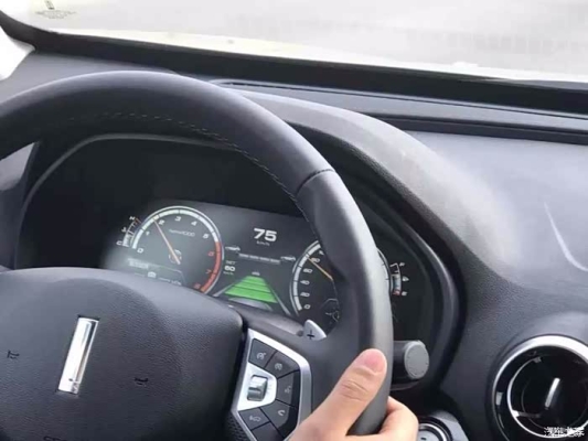 赤峰vv74s店-第1張圖片