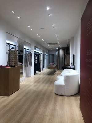 赤峰鑫逸服裝店電話號(hào)碼-第1張圖片