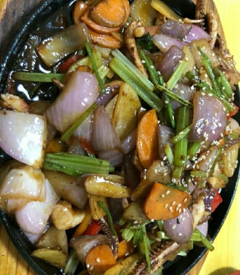 赤峰食羊酒串烤吧電話地址-第1張圖片