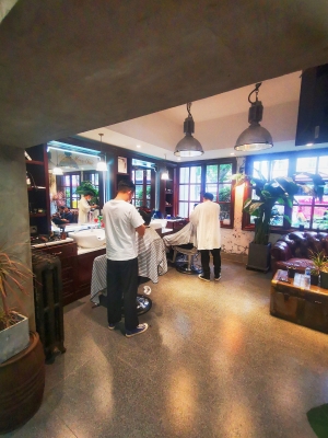 赤峰海麗理發(fā)店電話號碼-第1張圖片