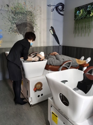 赤峰土城子理發(fā)店電話號碼-第1張圖片