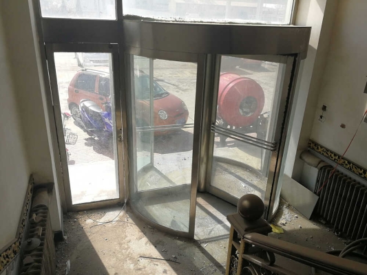 赤峰系統(tǒng)門窗店電話號碼查詢-第1張圖片