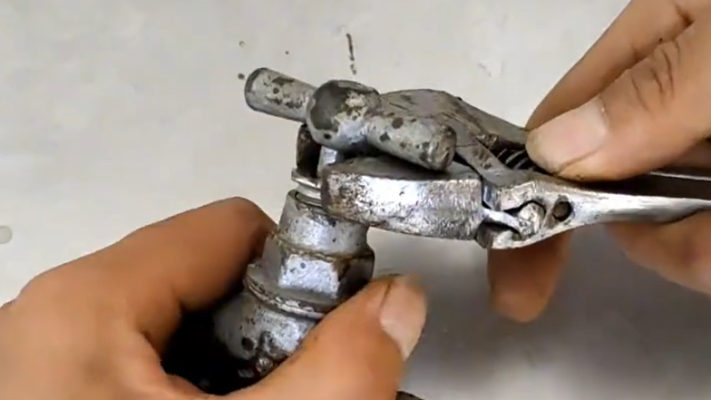 赤峰安裝水龍頭師傅電話號(hào)碼-第1張圖片