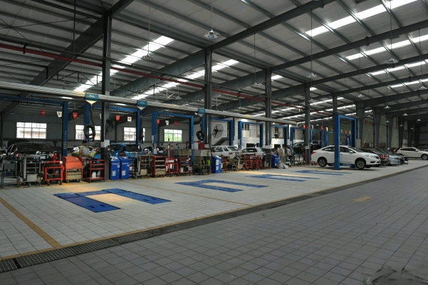 內(nèi)蒙赤峰林東修車廠電話號碼-第1張圖片