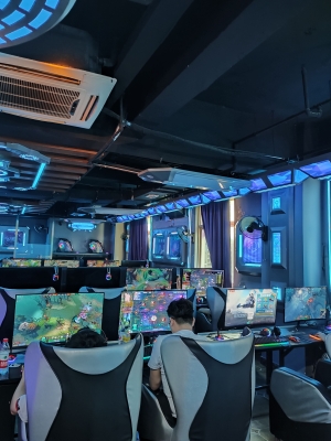 赤峰網(wǎng)咖營業(yè)時間電話號碼-第1張圖片