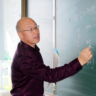 赤峰附屬中學(xué)老師電話號(hào)碼-第1張圖片