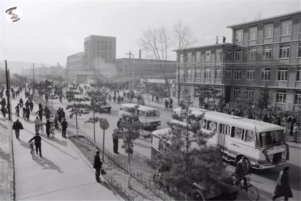 赤峰二醫(yī)院24小時(shí)電話號(hào)碼-第1張圖片