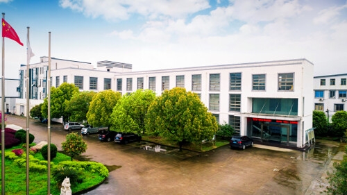 赤峰靚點(diǎn)布藝招聘信息電話號碼-第1張圖片