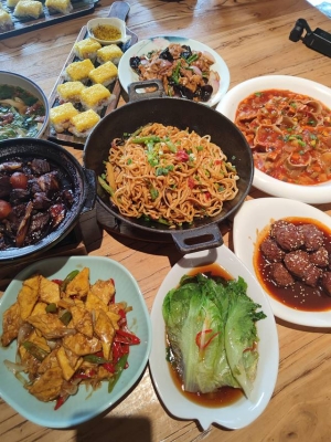 赤峰董記炒貨店電話地址查詢-第1張圖片