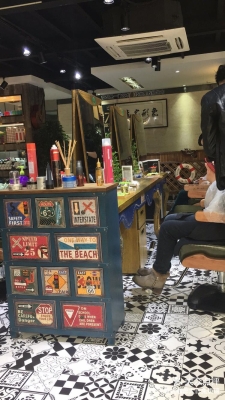 赤峰發(fā)型師招人電話地址查詢-第1張圖片