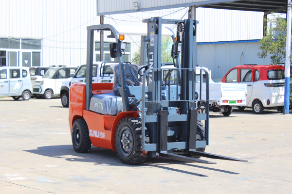 赤峰電動堆高叉車出租電話是多少-第1張圖片