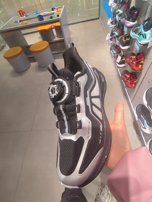 赤峰安踏專賣店電話-第1張圖片