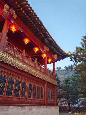 赤峰云馳果業(yè)櫥窗電話號碼-第1張圖片