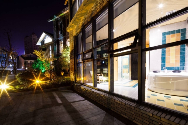 赤峰設(shè)計(jì)師酒店電話地址查詢-第1張圖片