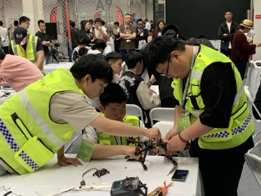 赤峰無人機(jī)團(tuán)隊(duì)電話號(hào)碼-第1張圖片