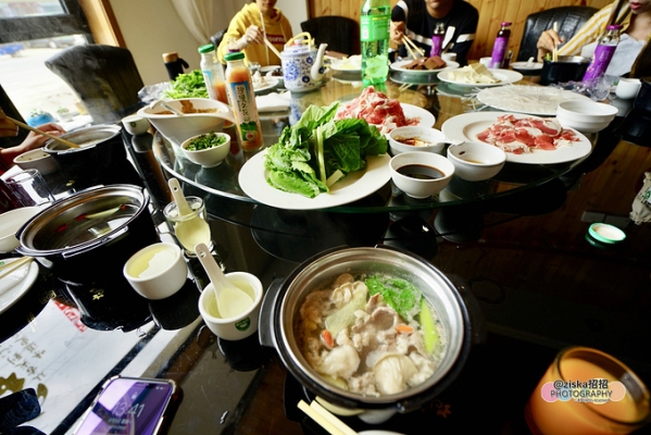 赤峰進(jìn)家門農(nóng)家菜電話是多少-第1張圖片