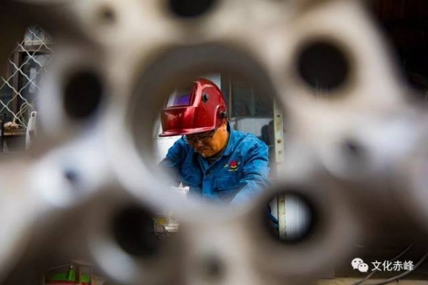 赤峰吊墜打孔師傅電話(huà)地址是多少-第1張圖片