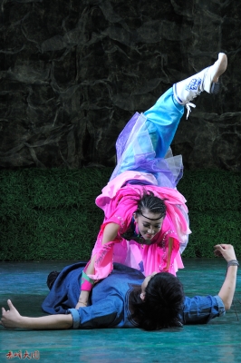 赤峰天藝舞蹈培訓(xùn)機(jī)構(gòu)電話號(hào)碼-第1張圖片