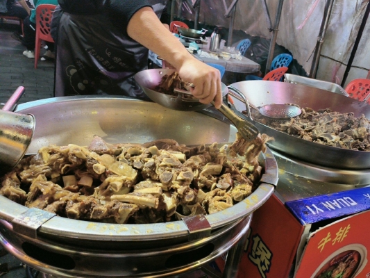 赤峰夜市美食探店電話號碼-第1張圖片