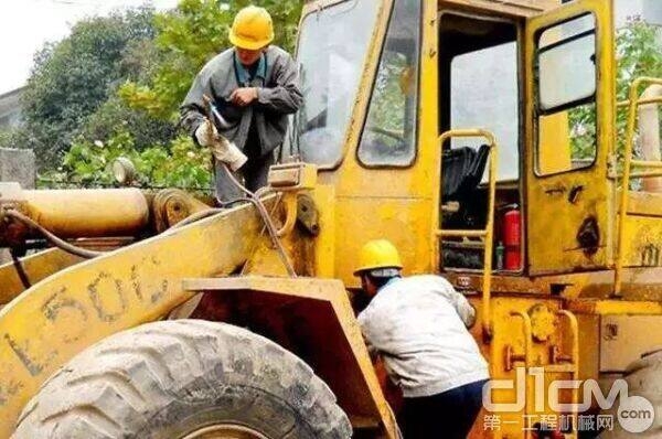 赤峰市鏟車機械維修電話號碼-第1張圖片