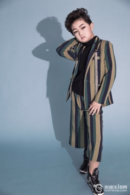 赤峰鋼琴兒童攝影店電話號碼-第1張圖片