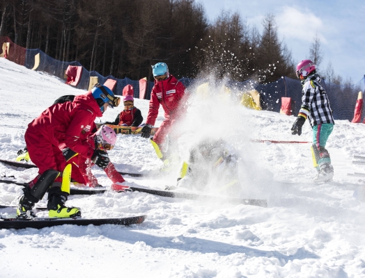 赤峰山南滑雪場(chǎng)電話(huà)地址查詢(xún)-第1張圖片