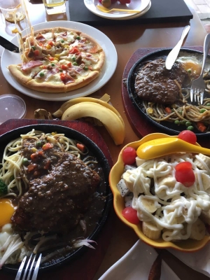 赤峰熨斗牛排店地址電話號碼-第1張圖片