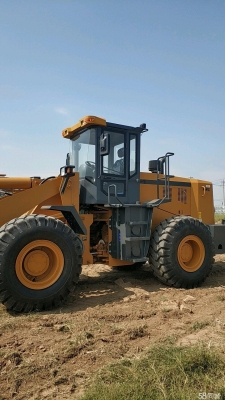 赤峰鏟車裝載機(jī)租賃電話號(hào)碼-第1張圖片