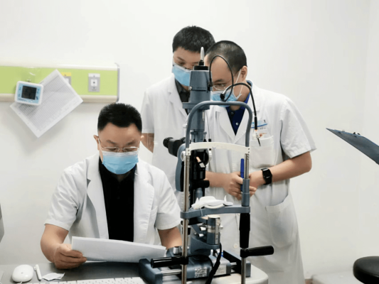 赤峰市視力矯正機(jī)構(gòu)電話號(hào)碼-第1張圖片