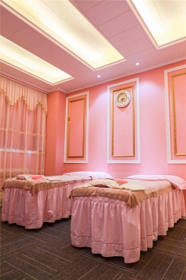 赤峰華聯(lián)美容院電話號(hào)碼-第1張圖片