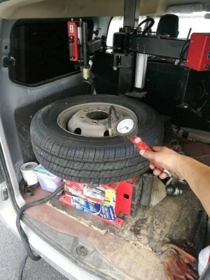 赤峰電瓶車(chē)上門(mén)補(bǔ)胎電話(huà)-第1張圖片