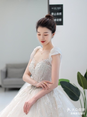 赤峰麻豆婚紗化妝師電話地址-第1張圖片