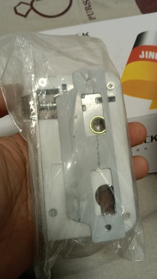 赤峰市松山區(qū)開(kāi)鎖電話-第1張圖片