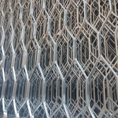 赤峰鍍鋅鋼板網(wǎng)廠電話號(hào)碼-第1張圖片