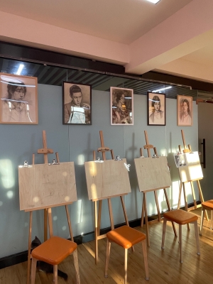 赤峰市拾藝畫室電話號碼-第1張圖片