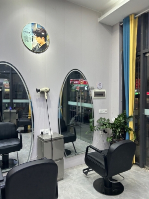 赤峰金太陽理發(fā)店電話號碼-第1張圖片