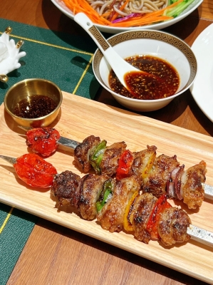 赤峰香滋蒙餐電話地址查詢-第1張圖片