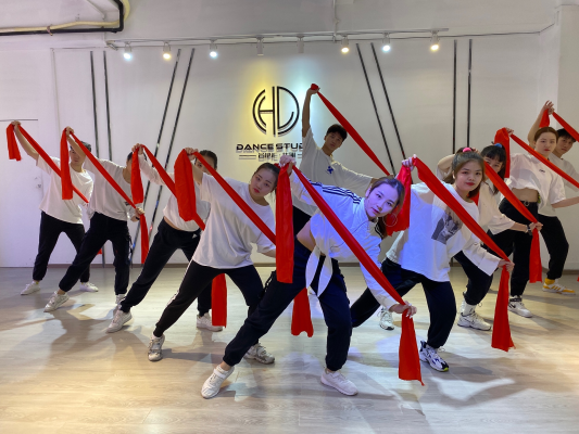 赤峰舞蹈成人班招生電話號碼-第1張圖片