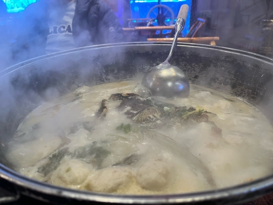 赤峰老徐家笨雞鍋-第1張圖片