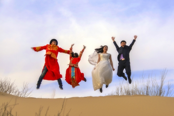 赤峰阿旗婚紗攝影招聘電話號碼-第1張圖片