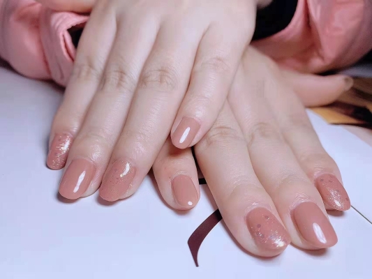 赤峰小區(qū)開店美甲師電話號碼-第1張圖片