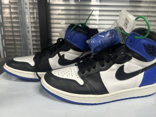 赤峰修鞋換內(nèi)襯電話號碼-第1張圖片