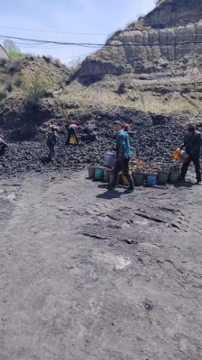 內(nèi)蒙赤峰拉煤車電話號(hào)碼是多少-第1張圖片