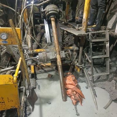 赤峰攪拌車配件店電話號碼-第1張圖片